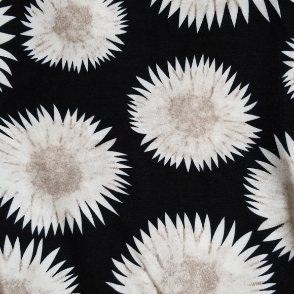 3/$15 Halogen Floral Blouse - XS - Picture 3 of 7